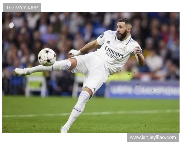 卡里姆本泽马职业生涯辉煌成就与球场传奇地位解析