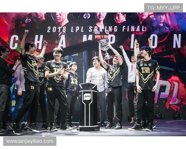 DOTA2灵活性排行榜揭晓RNG战队荣获第三名引发热议